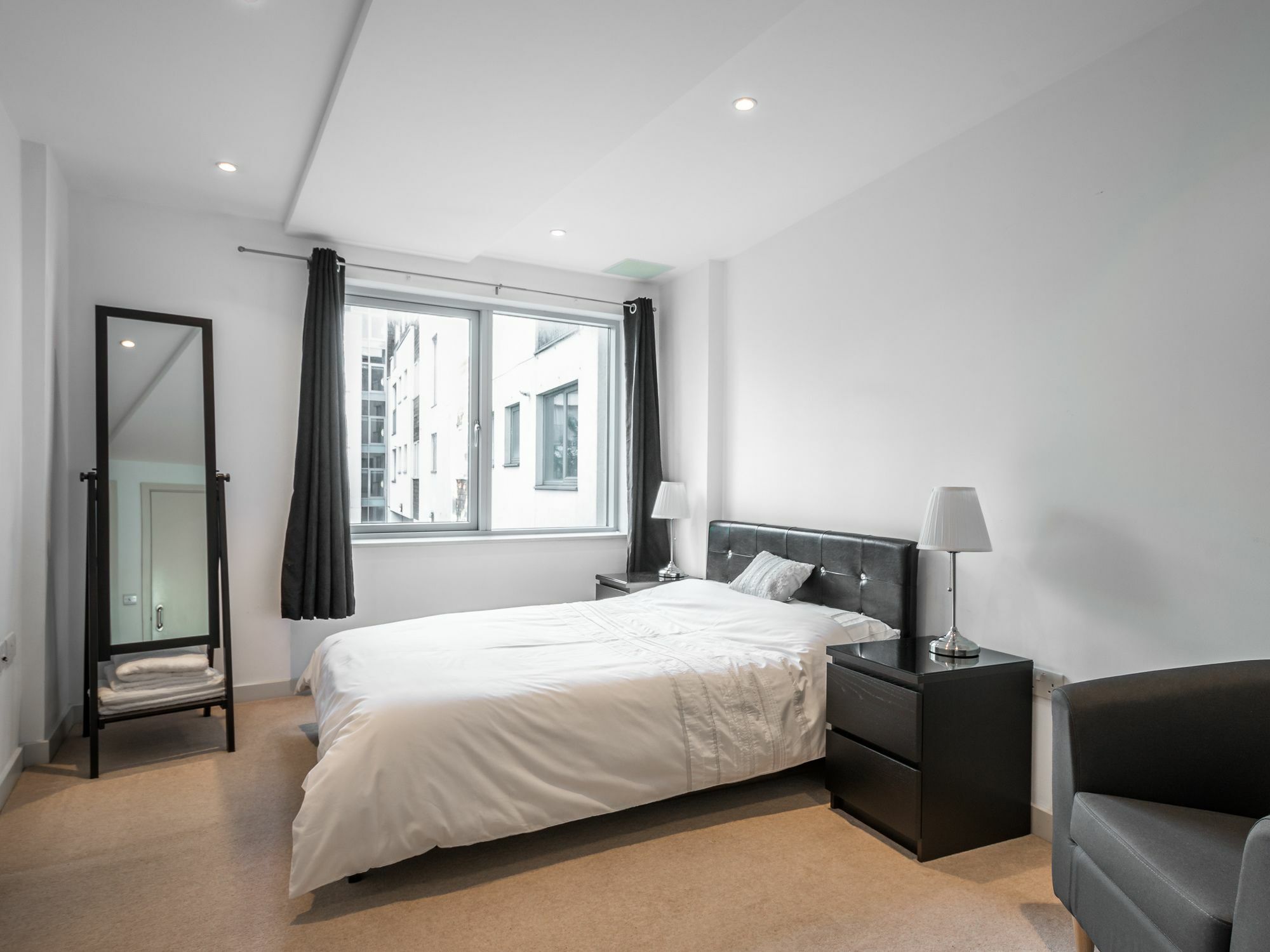 City Center Apartment Bedford Exteriör bild